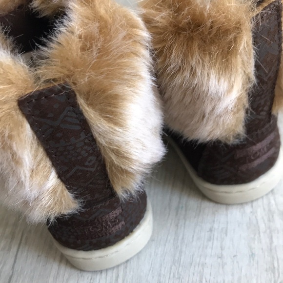 Adorable Toms Booties. Purchased new, tried on, but never worn - Picture 9 of 10